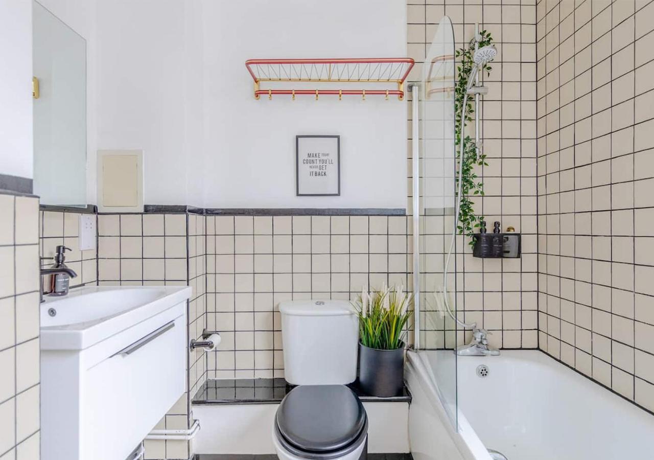 Modern 1bd Flat In Aldgate East With Terrace Appartamento